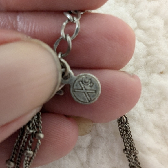 Elegant Silver and Green Necklace with Teardrop Pendant - Picture 7 of 9